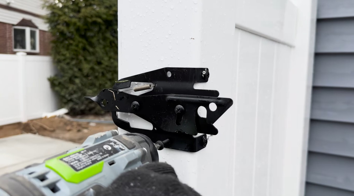 Expert fence repair and replacement in Washington, UT